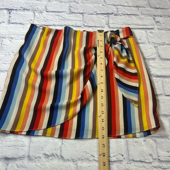 Ophelia Roe Colorful Striped Mini Skirt with Belt Accent. Size Small. - Picture 5 of 7